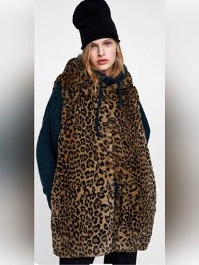 NWT! Zara Outerwear Faux Fur Leopard Print Hooded Sleeveless Coat Vest! Size M